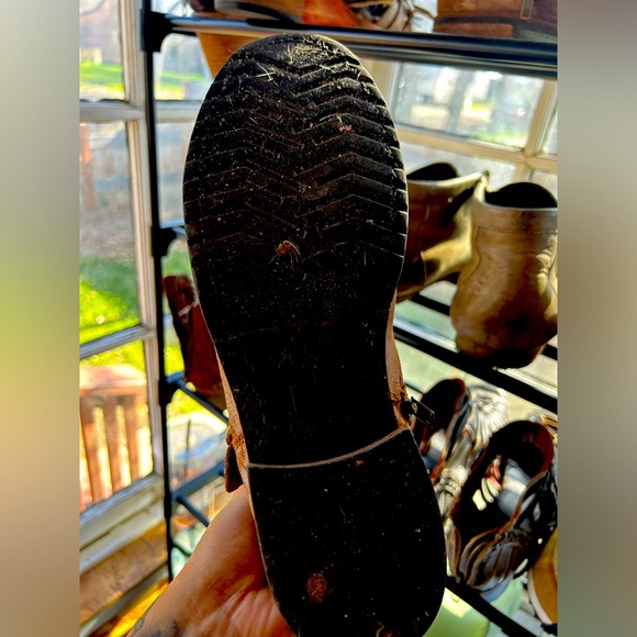 Frye - Picture 3 of 3